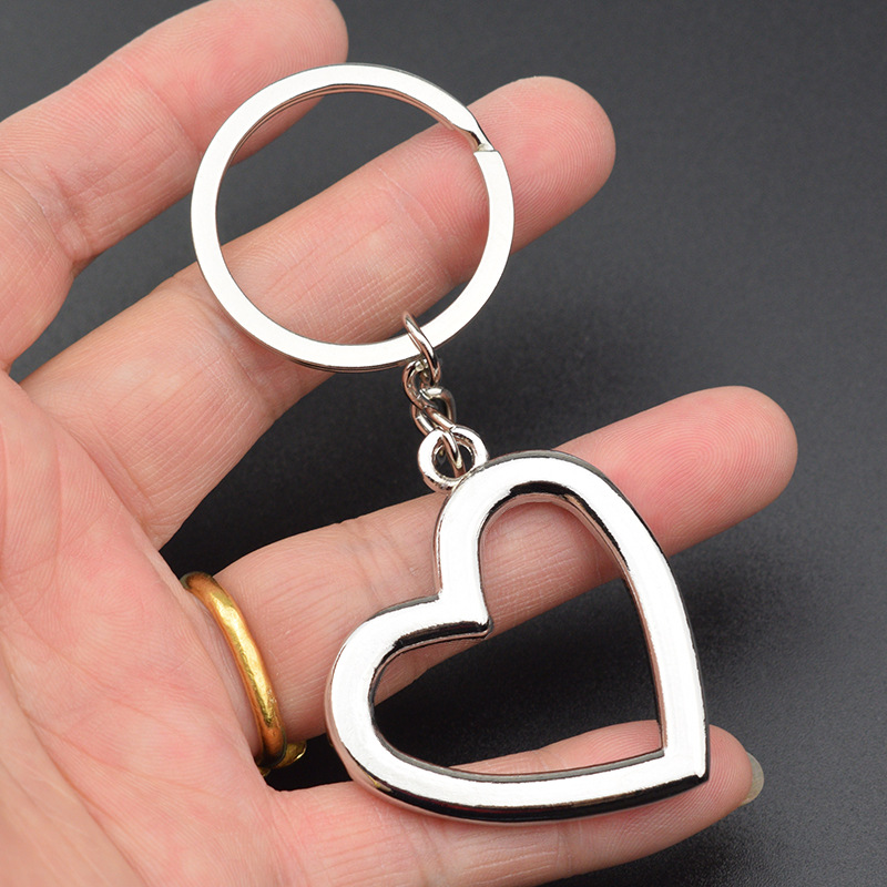 

10Pieces/Lot New Hollow Out Heart Shaped Keychain Pendant Charms Romantic Key Holder Car Keyring Girlfriend Couple Gift Souvenir