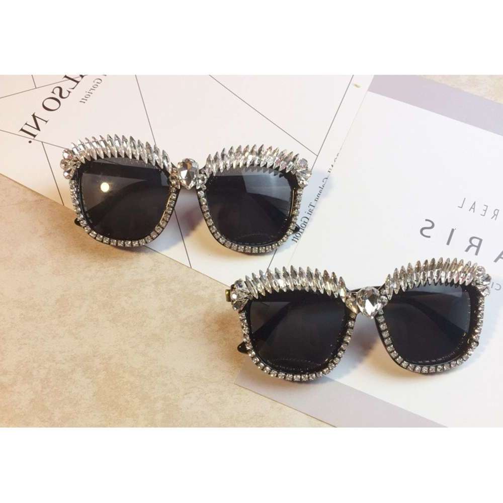 

Highend accessories New style sunglass with drills, exaggerated Retro, Bling Rhinton for Women Oversize sun glass, Black