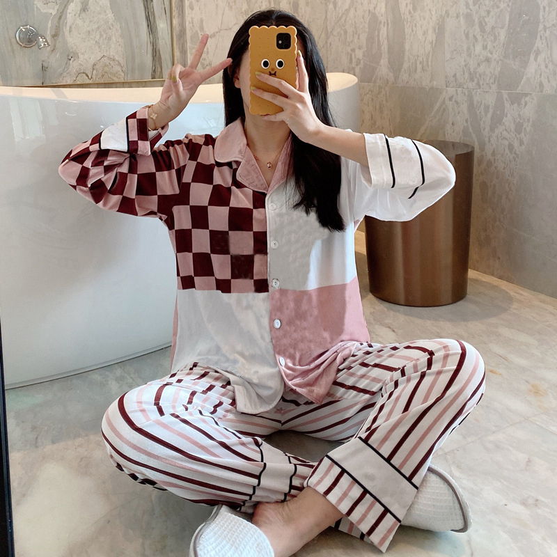 

Trendy Letters Plaid Sleepwear Women Comfortable Velvet Pajamas Set Lady Long Sleeve Breathable Home Clothes, As pic