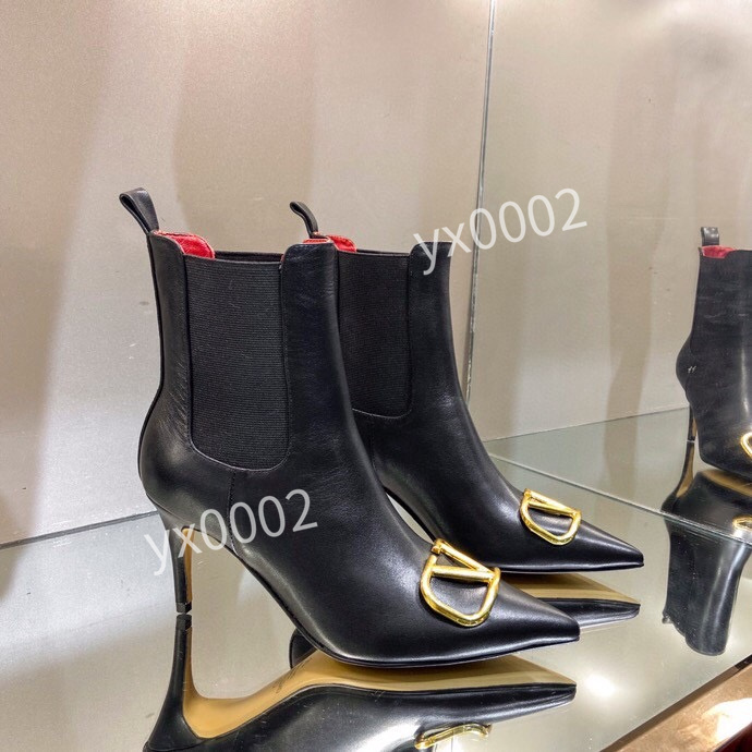 

2021 Chirstmas Latest Women Snow Valentinoes boots Martin Desert Boot flamingos Love arrow medal 100% real leather coarse size 35-41 Winter shoes Valentine's Day, 01