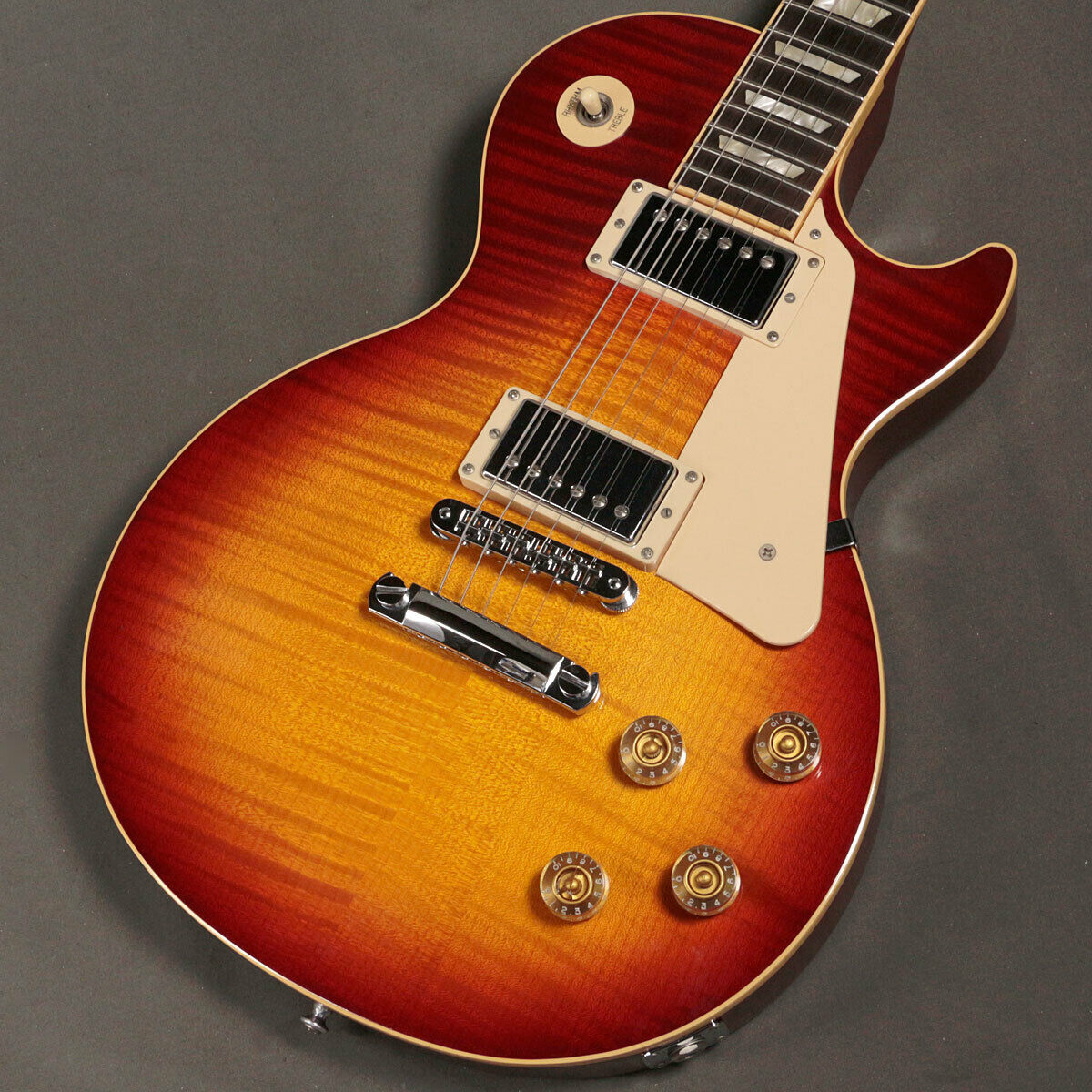 

Les Traditional Heritage Cherry Sunburst 2010 Electric guitars