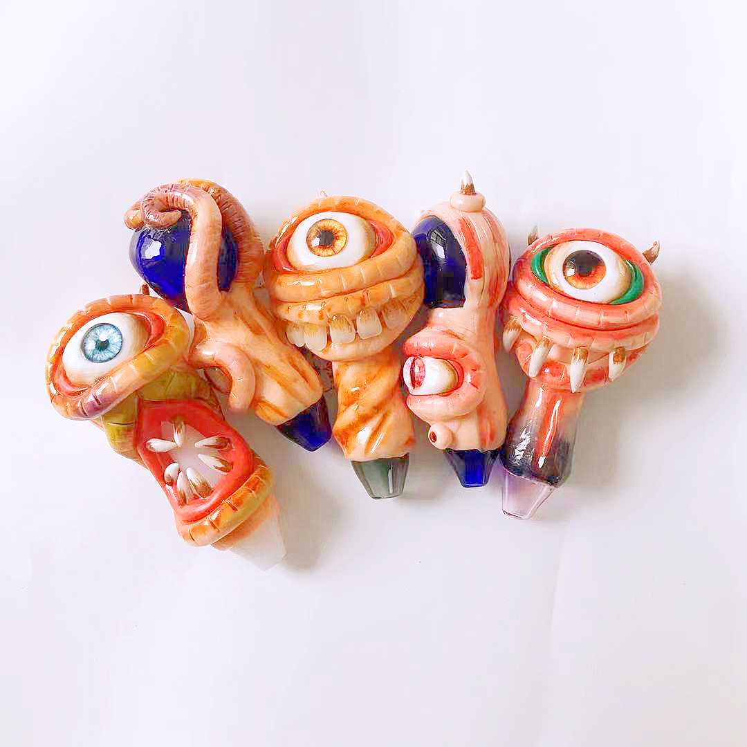

Big Eye Monster Plexiglas Heady Spoon Pipes Wholesale Honeycomb Dab Pipe Colored Oil Tobacco Pipes for Smoking