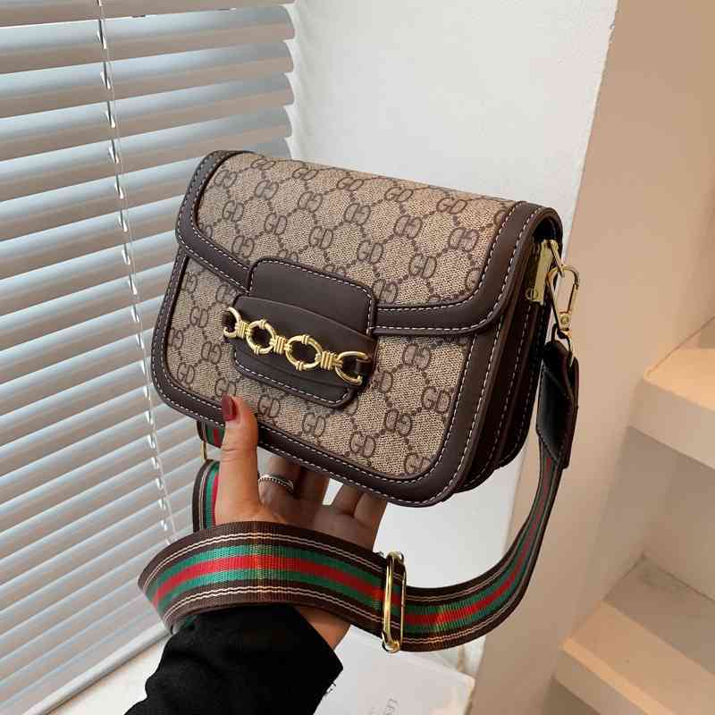 

2021 Factory Outlet Sales 70% off handbags This year's popular lattice small square bag, women's summer chain Single Shoulder Store Wholesale, Brown