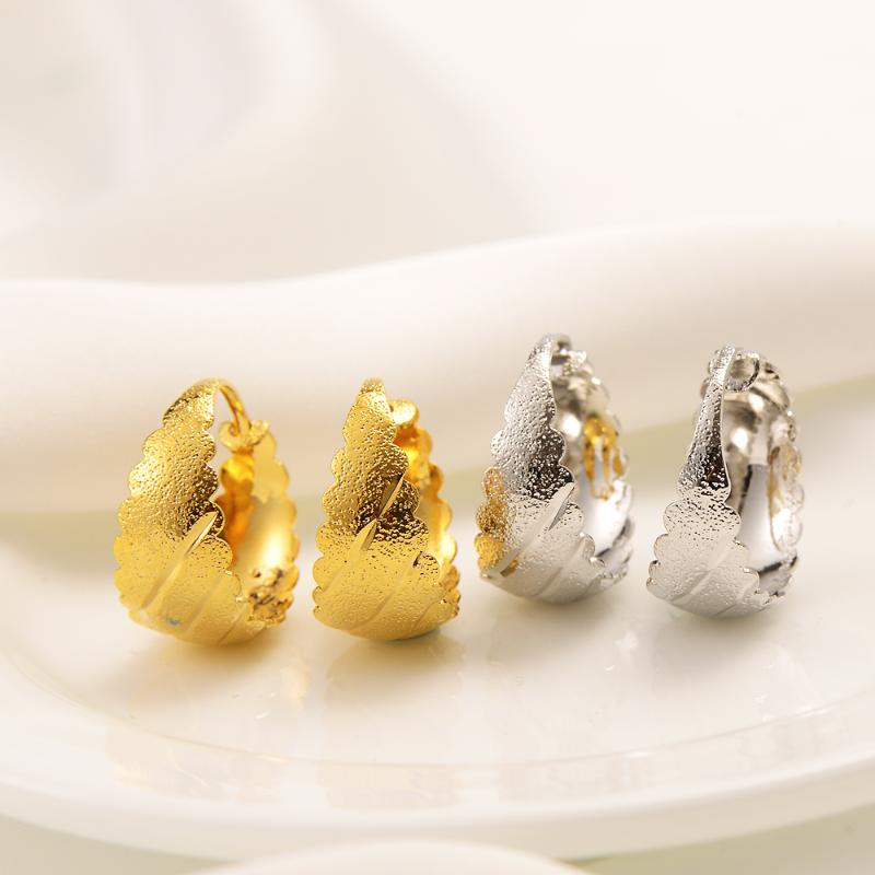 

Hoop & Huggie Gold Color Earrings For Women Middle Size Simple Round Circle Huggies Ear Rings Steampunk Accessorieswedding Party Gifts