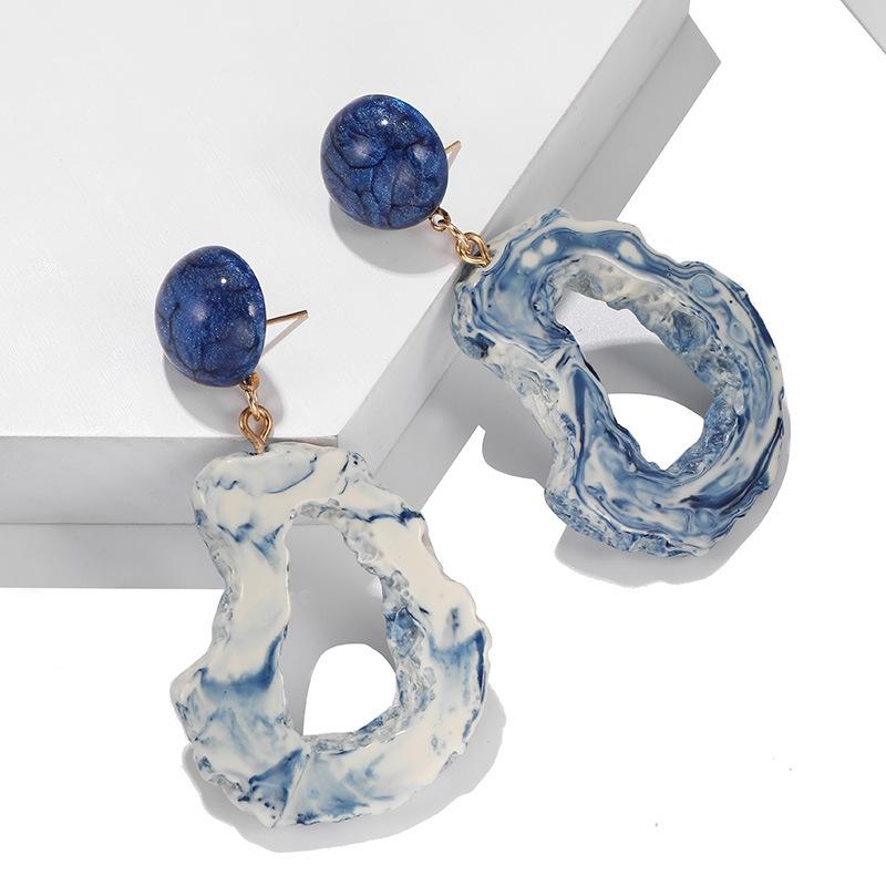 

Stud Creative Retro Acrylic Resin Earrings Geometric Exaggeration Hollow Irregular Personality Fashion For Women