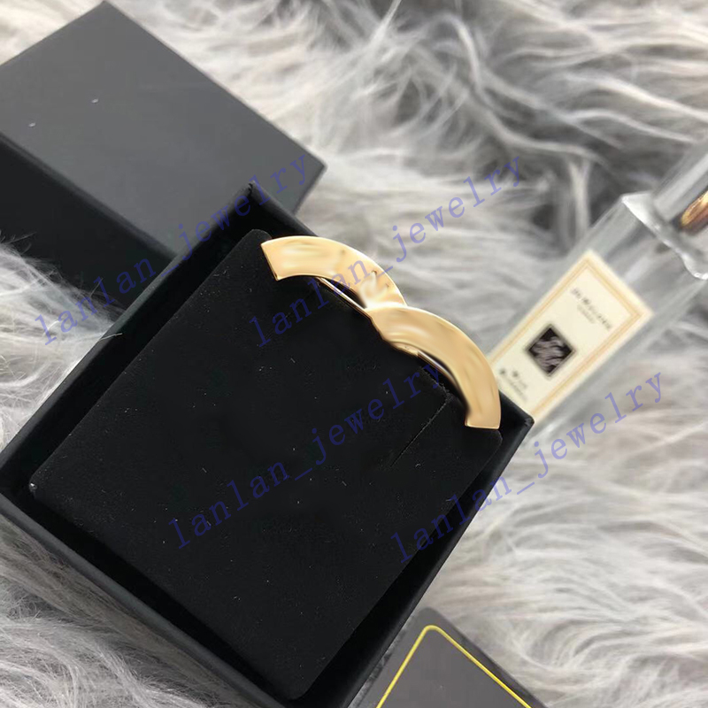 

L-C23 Designer Brooches Classic Letter Logo Shape Diamond High quality Brooch Mother's Day gifts With Box, Gray