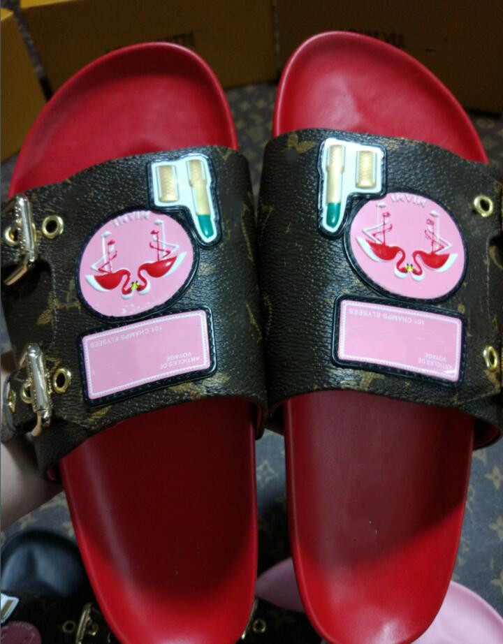 

Compare with similar Items Deluxe slippers flower box designer high quality sandals for men and women animal summer cool slippery fashion wide flat, 39