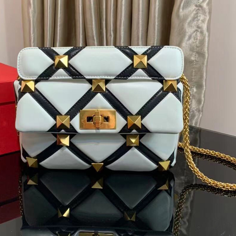 

Crossbody Bag Stud Handbag Rivet Quilted Sheepkin Leather Detchable Handle Tote Patchwork Color Sliding Chain Retro Bronze Hardware Spike Clutch