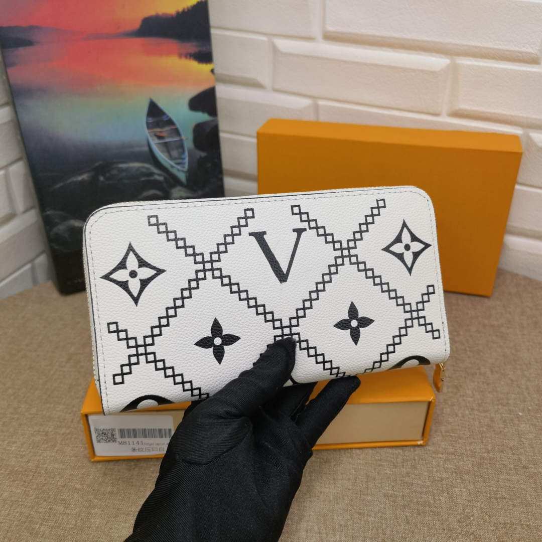 

Top Fashion Men and women purses leather designer luxury letters flower pattern chain interlayer hand classic with box SIZE 19-10-2.5cm M81141