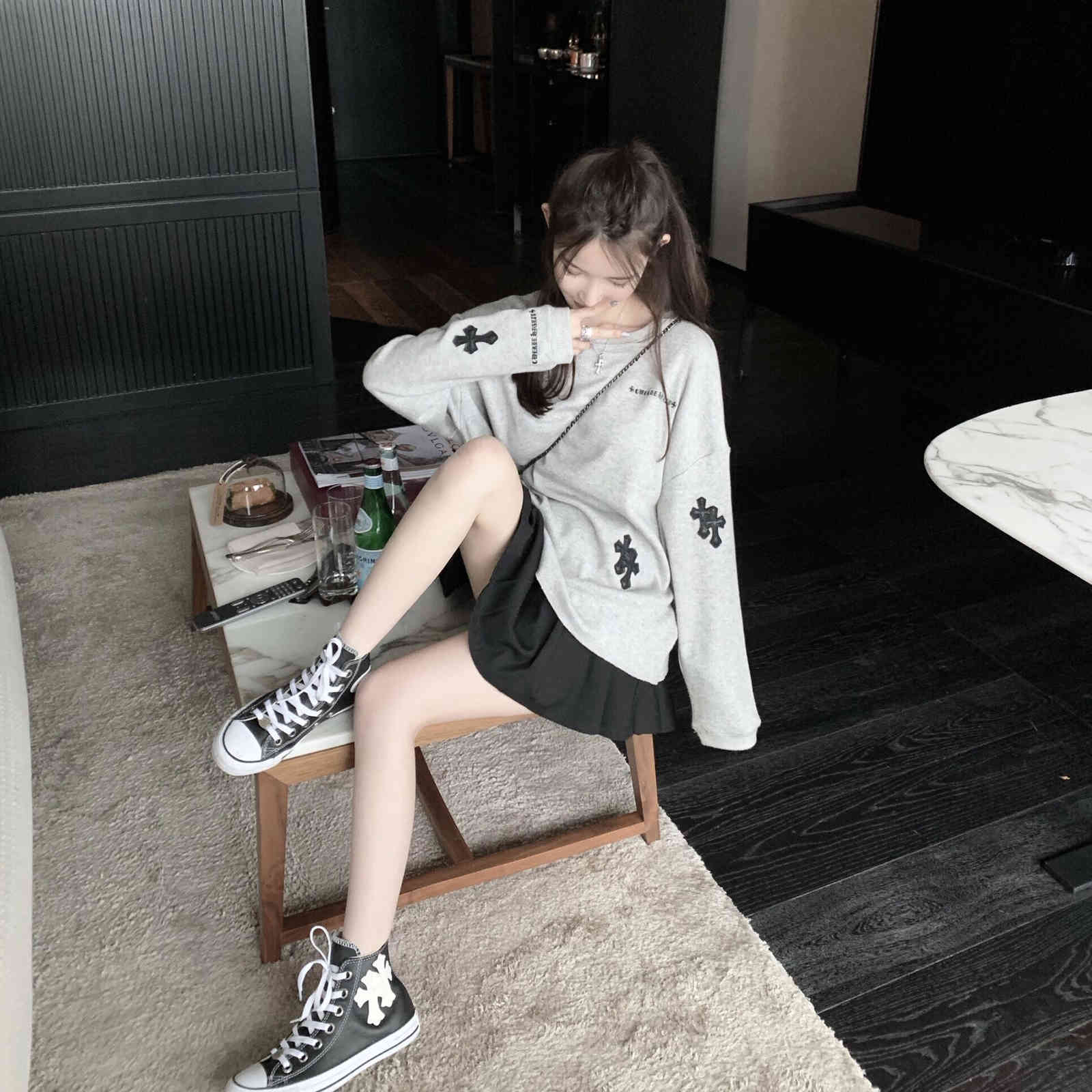 

Chrome-hearts Chicyou Grey White Leather Cross Texture Round Neck Pullover Relaxed Long Sleeve T-shirt Tee, Black