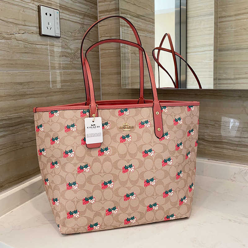 

Women Luxurys Designers Bags 2021 designer handbags Multi Pochette Crossbody Bag Zhouzhoubao123 Louisbags_18 Hanghhangbag Strawberry Printin