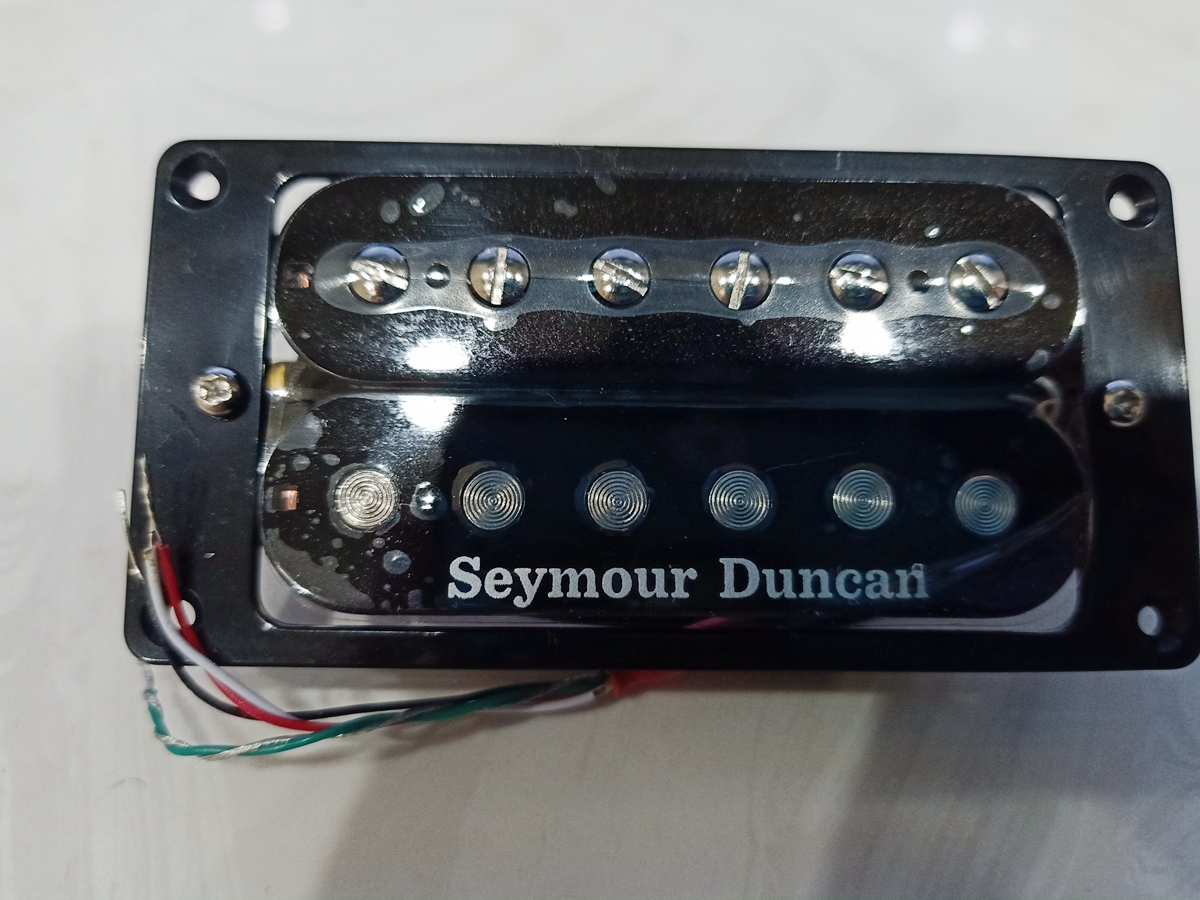 

Seymour Duncan Black SH-1n Neck Humbucker Electric Guitar Pickups 4c Shielded 1 Piece