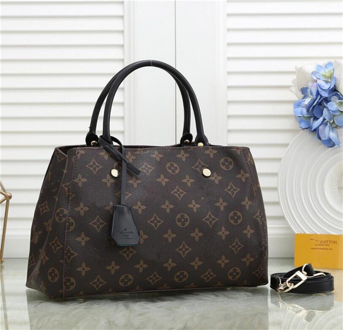 

Classic Shoulder crossbody bag Casual Tote lady Genuine Leather purse high quality women handbags temperament portable versatile The New, F6