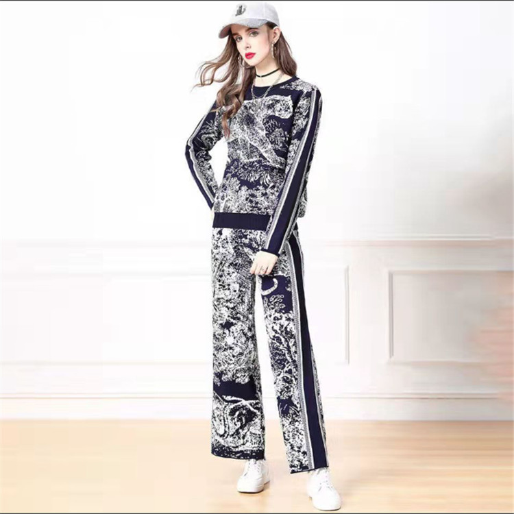 

21 Woman Tracksuits Designers Clothes Womens Hoodies Sweatshirts Mens Tracksuit Coats Or Pants ClothingKnitted sweater 2-piece suit, Beige1