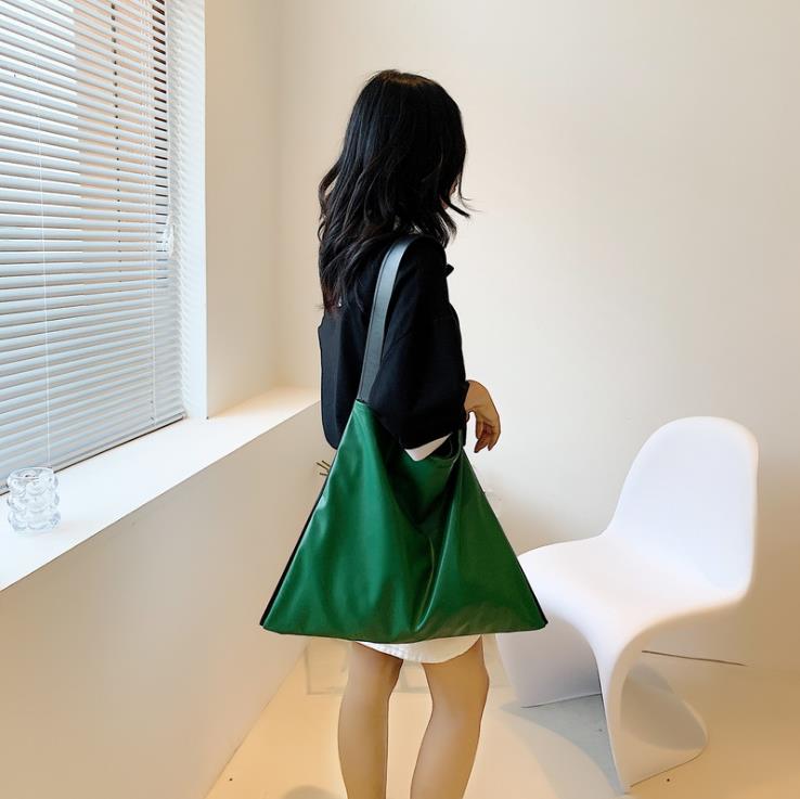 

Large Capacity Armpit Bag Women Bucket Bags Shoulder 2021 Spring/Summer Fashion Trendy Personality Simple Handbag, Black