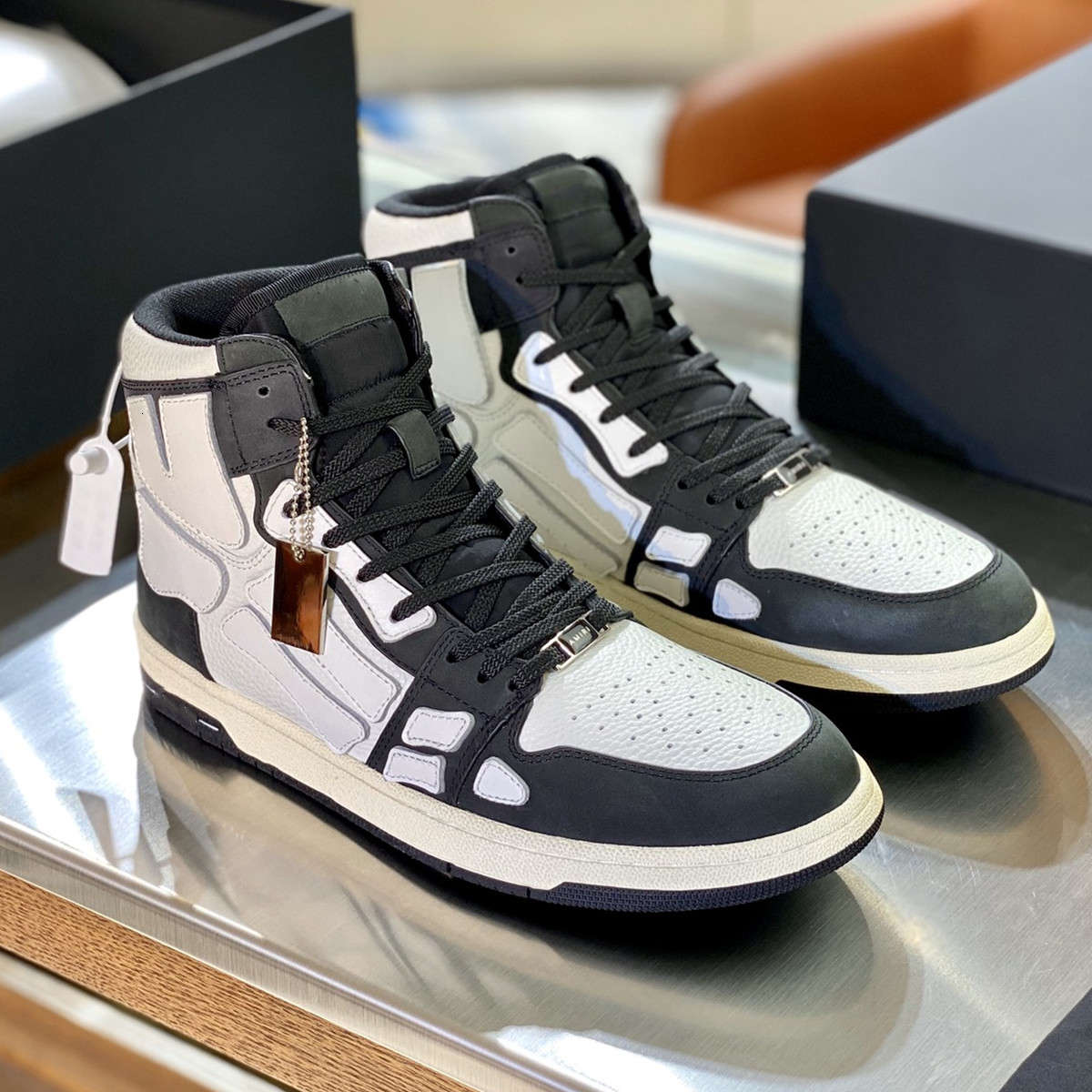

2021 A\rMiri shoes Skeleton Bone Casual Shoe Low High-Top Men Women Basket run Black White Leather Lace Up Trainer Top Quality sizeAnitaMui, 13