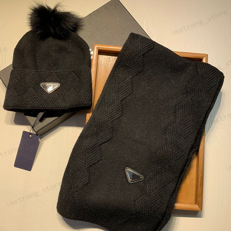 

Designer Women Mens Knitted Scarf And Hat Set Winter Warm Hats And Scarves Beanie Hat For Men Wool Cashmere Set Series Keep Warm 21102702Q