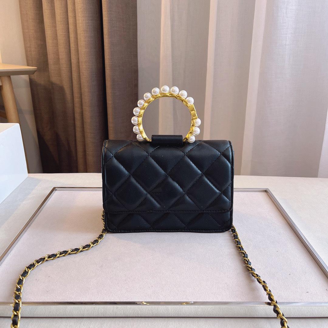 

Women Luxurys Designers Bag Celebrity classic fashion leisure pearl handbag on one shoulder slanting 18*9*13cm high quality checked pattern