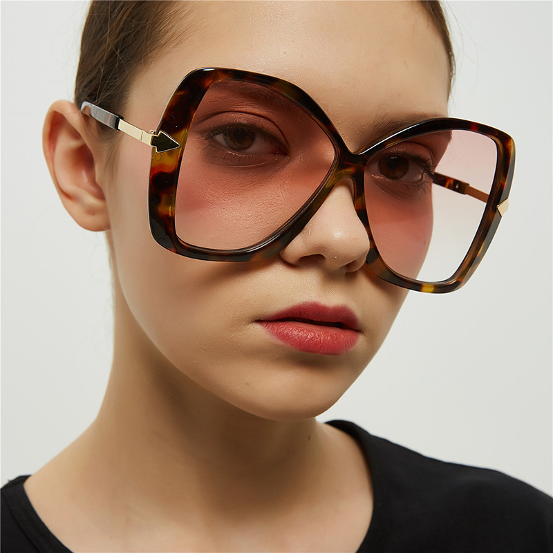 

Retro large women square arrow sun with frame 2021 glasses