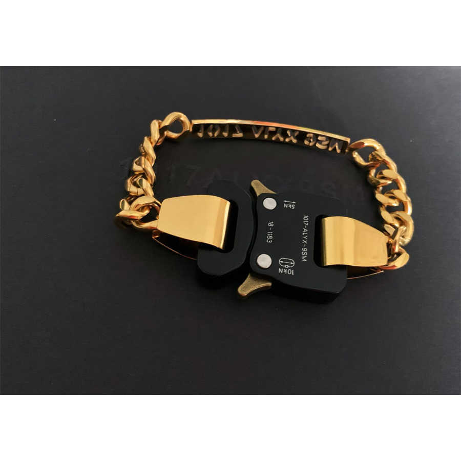 

2020 Alyx Buckle Bracelet Men Women 1017 Alyx 9sm Charm Bracelets Hollow Openwork Letters Stainless Steel Chain Austria Q0717