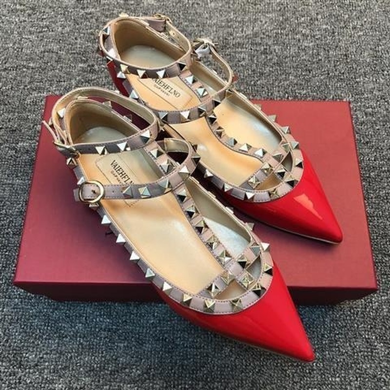 

Sandals 2021 Women Brand Flat V Designer Party Fashion Rivets Girls Sexy Pointed Toe Shoes 34-43 Dust Bag OG4Z, Matte11