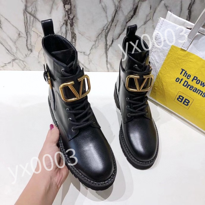 

Valentin 2021 Women Designer Boots Desert Boot Flamingos Love Real Leather Medal Coarse Non-Slip Winter ankle Shoes size35-41, 01