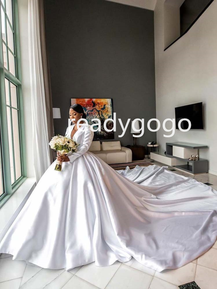 

Classic Princess Satin Wedding Dresses Long Sleeve Lace Appliques cathedral Decoration Bridal Gowns Vestido De Fiesta De Boda, Silver