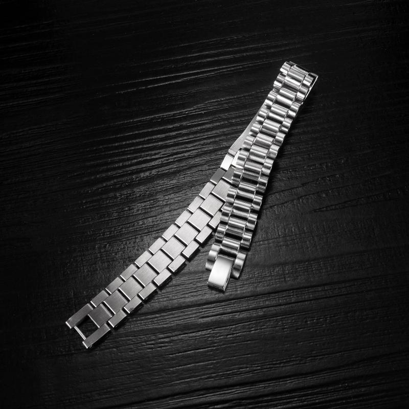 

Charm Bracelets Fashion Personality Business Men Stainless Steel Glossy Bracelet Simple And Versatile Wearable Comfortable Classic