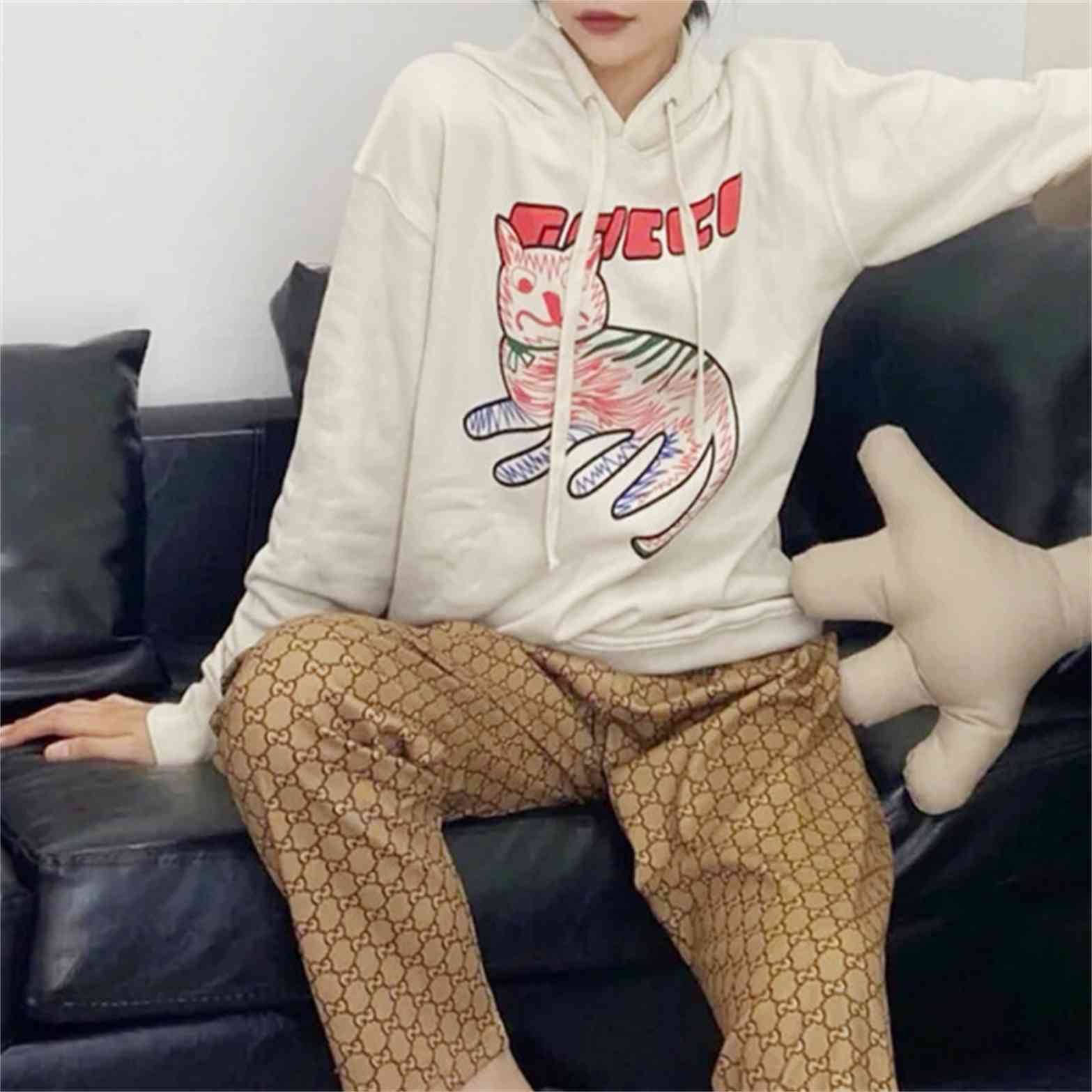 

202 1autumn and winter new hooded sweater line cute cat letter print loose edition men's and women's lovers' wear4ds, Black