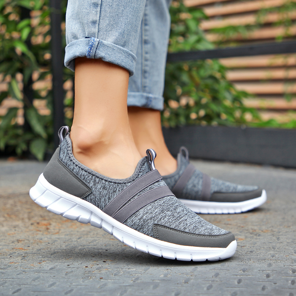 

2021 Womens Men Trainer Sports Running Shoes Gray Black Blue Red White Sunmmer Thick-Soled Flat Runners Sneakers Code: 12-7696, Img_1609