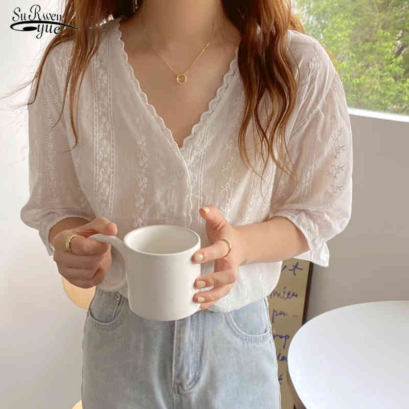 

Cotton Ladies Casual Sweet Shirt Korean Simple Versatile V-neck Lace Vintage Floral Slim Blouses Women Blusas 14272 210521, White
