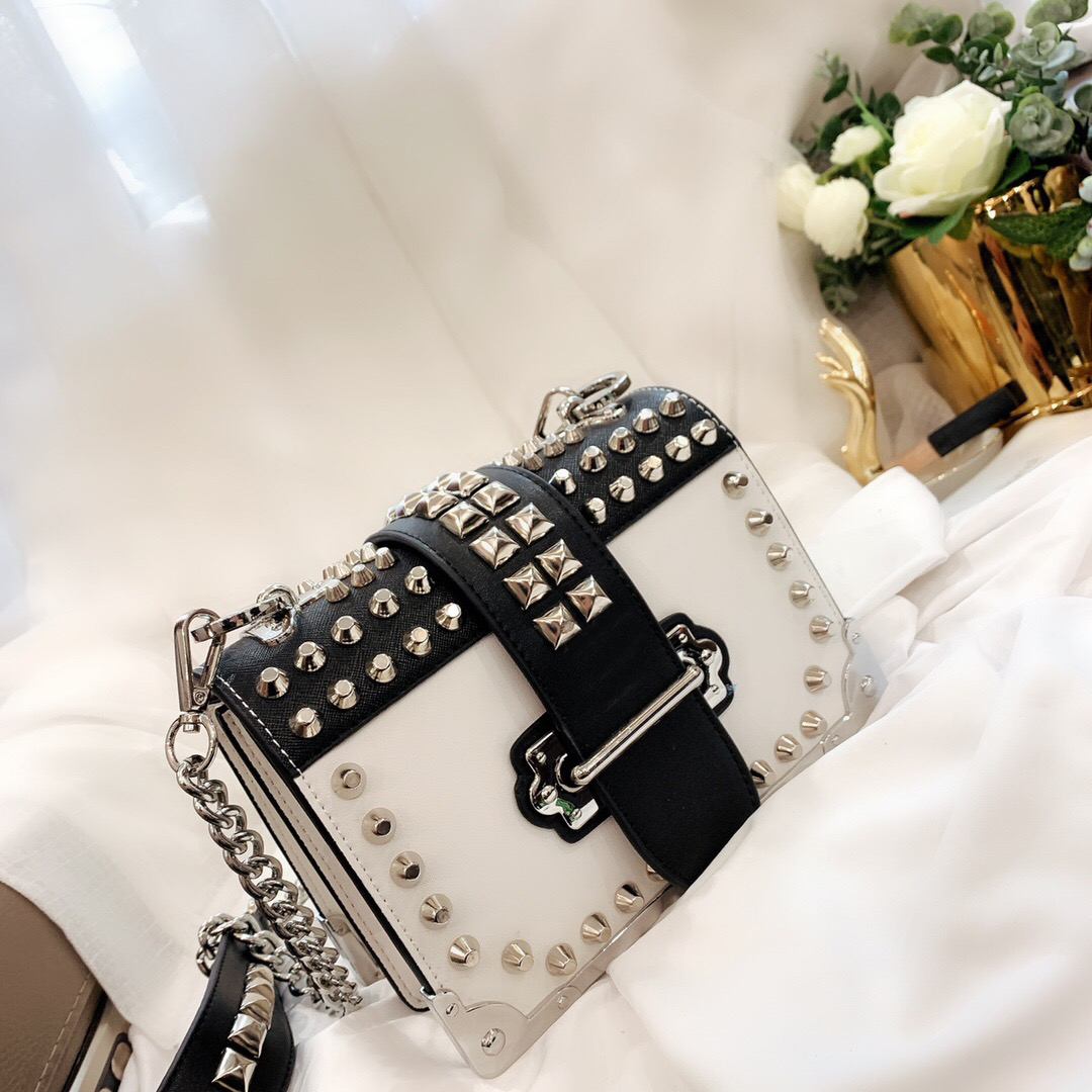 

women fashion shoulder bags fanny small rivet bag elegant woc casual shoulder bag crossbody square bag for female