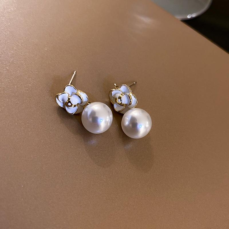 

Stud 2021 Korean Camellia Pearl Earrings Fashion Temperament Versatile Elegant Women's Jewelry, Golden;silver