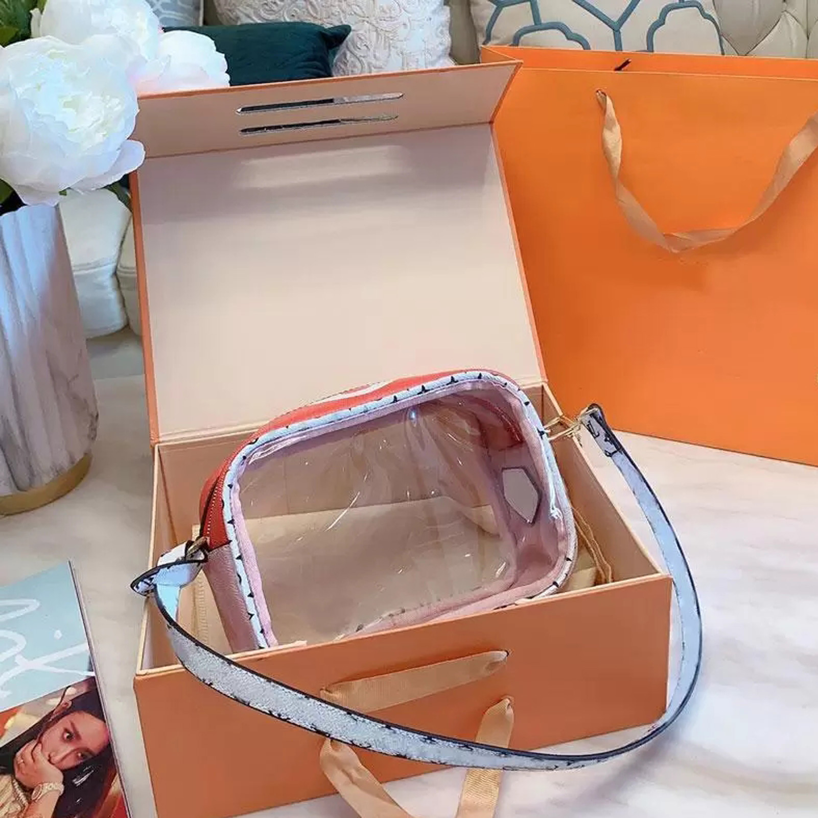 

2022 Fashion Satchel Designer Cosmetic Bag Clear Letter Women's Camera Bag Patchwork Jelly Bag Two Colors, Green