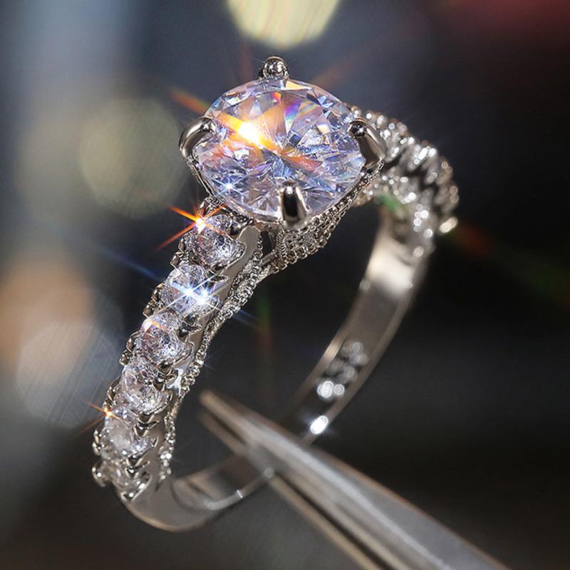

Cluster Rings Huitan Luxury Silver Color Women Ring With Round Cut Cubic Zirconia Zircon Stone Wedding Anniversary Present Fashion Accessori