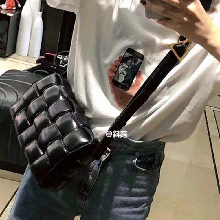 

2021 fashion cow leather woven lady Shoulder Bags temperament leisure business lattice bag hardware BUCKLE high quality handbags messenger P
