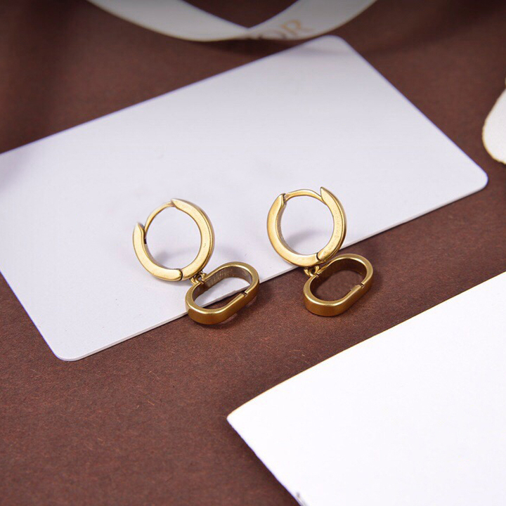 

Classic Letter Ear Studs Luxury Designer Jewelry Earrings For Women Personality Retro Earrings Ladies Fashion Noble Jewellery Earring 2022, Golden;silver