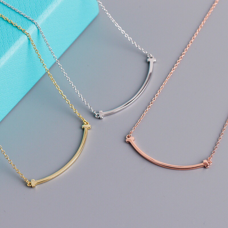 

Classic Smile 925 Sterling Silver Women Necklace Wearing Fashionable Smile Jewelry Accessories Amulet