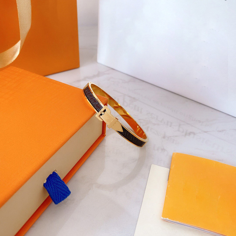 

Real Leather Designer Jewelry Love Lock Bracelets Bangles Pulseiras Leather Bracelets for Women/Men Jewelry, Black