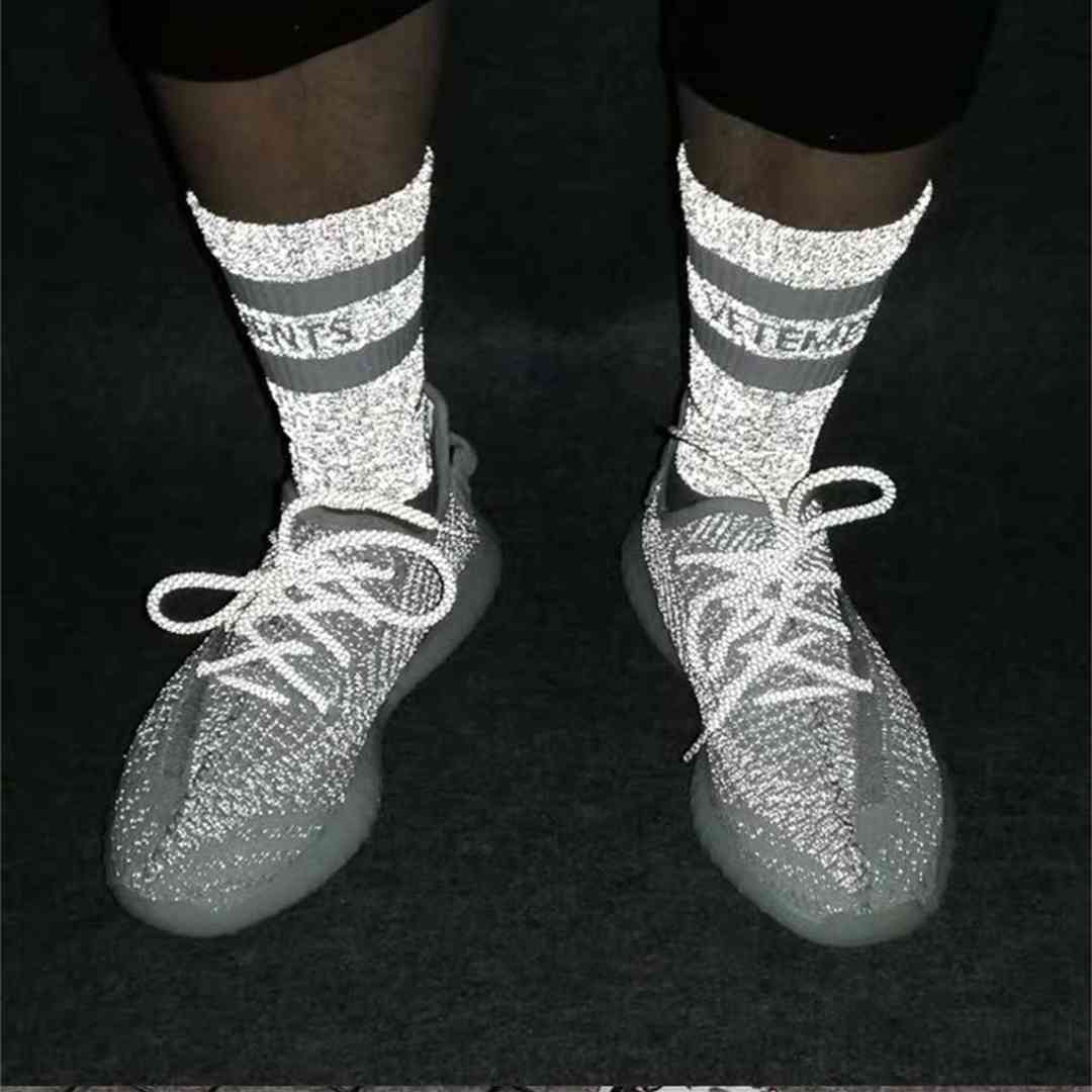 

Vetements Reflective Sock Street Fashion Sports Comfortable Beautiful Socking Breathable Mid Tube autumn Winter Socks, Black