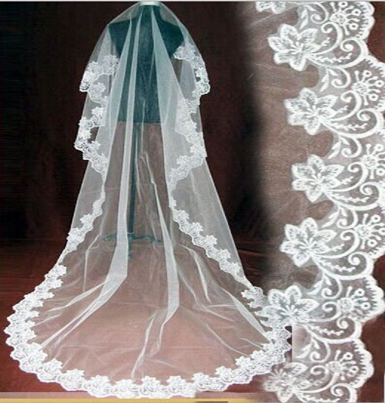 

Bridal Veils 2.5M Vintage White Ivory One Layer Wedding Veil Lace Edged Chapel Length Romantic Veils no with Comb, Red