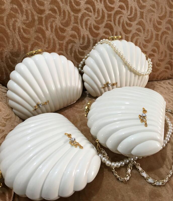 

2019 new christmas gift vip gift handbag elegant white pearl shell shoulder bag women's evening bag deluxe rhinestone buckle party bags