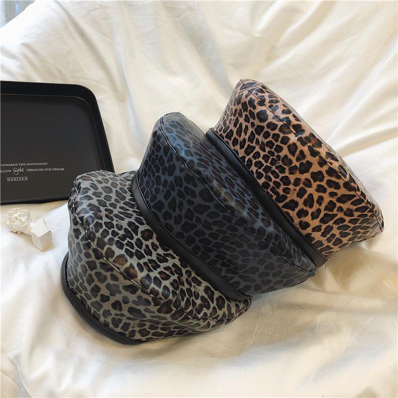 

Berets Vintage Leopard-print Leather Hats Flat Top Painter For Women Elegant Trendy Statement Designer Style