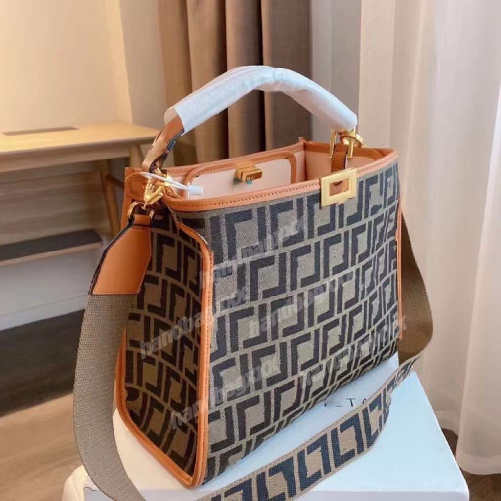 

Large-capacity Handbags Shopping bags 2021 F Spring Net Red Same Style Women's Bag with Retro Printing Advanced Sense of Foreign Style Versatile