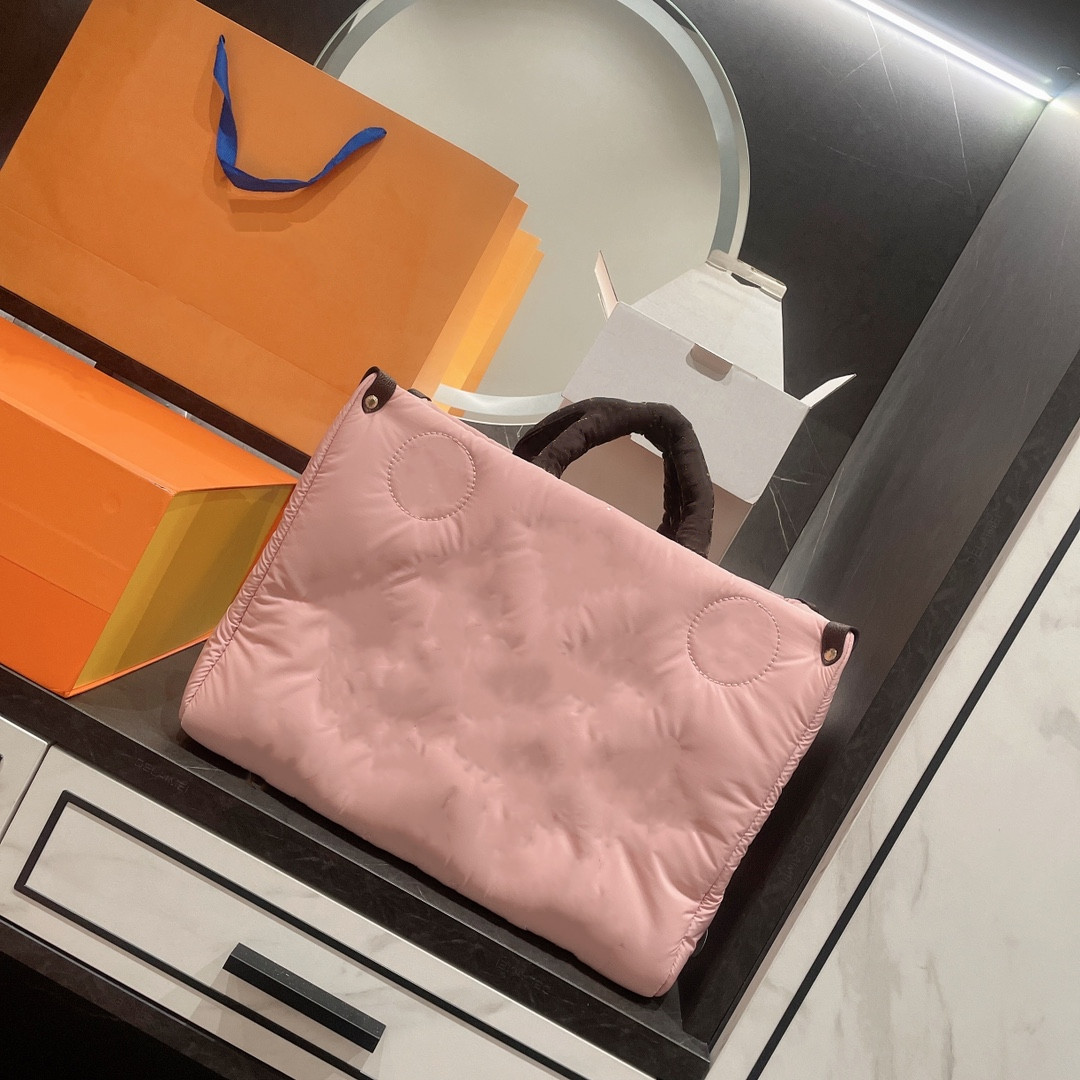 

2021 Winter Famous Designer Tote Bag Luxury Ladies ONTHEGO Handbag Large Capacity Outing Shopping Shoulder Bag Purses, Black