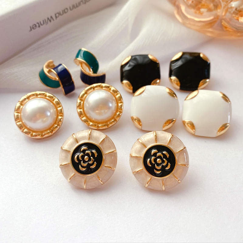 

hong kong style black white enameled stud earring 925 silver post earrings jewelry for women, Golden;silver