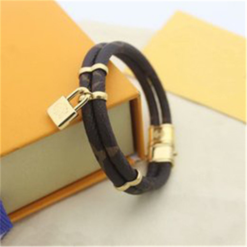

Europe America Fashion Lady Women Round Print Flower Double Deck Design Engrave V Letter Lock Charm Leather Bracelets Bangle