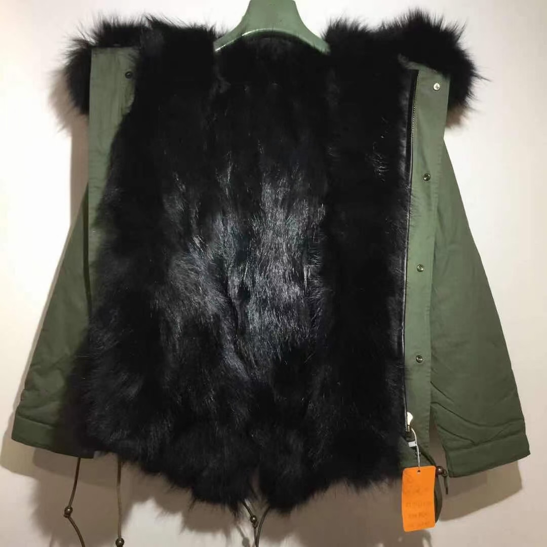 

Classic women snow parkas black raccoon trim MUKLA FURS brand fox fur lining short jacket with ykk zipper, Black fur