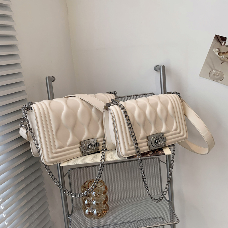 

Summer Fashion Chain Female Square Casual Korean New Crossbody Shoulder Embossed Bag Xiaoxiangfeng 2021 Small Michc