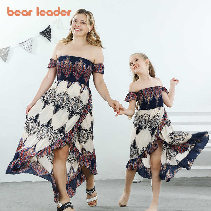 

Bear Leader Mommy And Daughter Matching Outfits Summer Geometric Pattern Casual Dresses Princess Elegant Shoulderless Clothes 210708, Ah8528beige